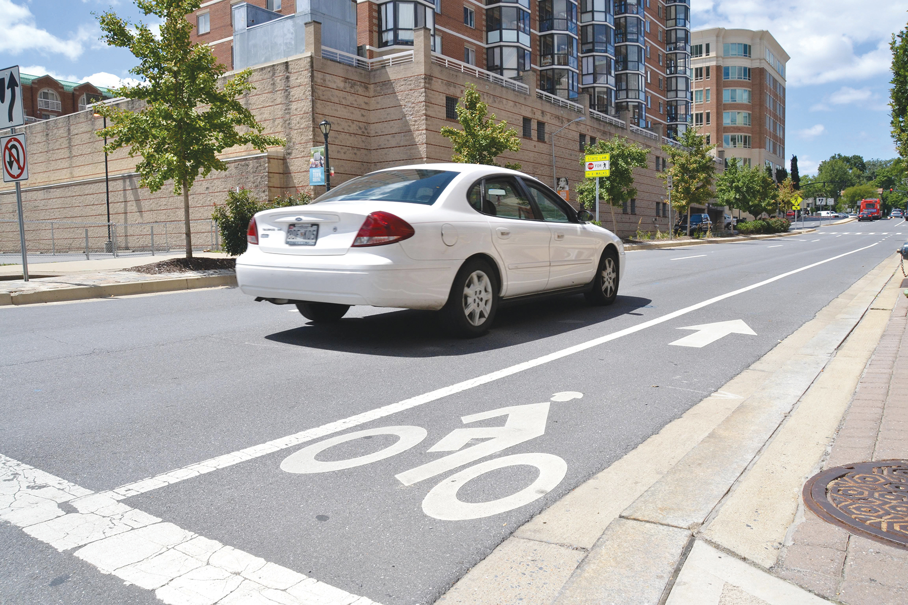 Maryland Avenue bike lane